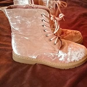 Girl shoes